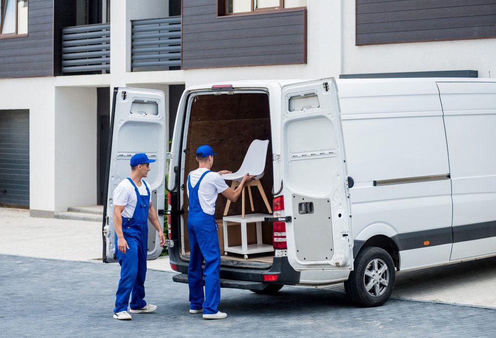man-van-img